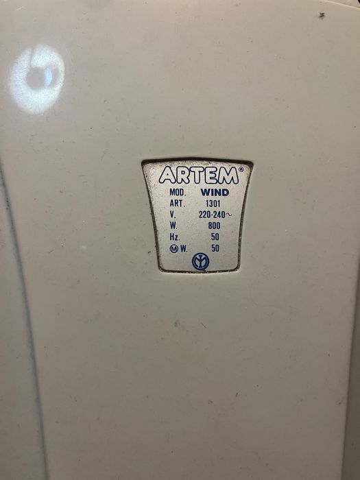 Secador de pé profissional ARTEM WIND 1301  – 800W