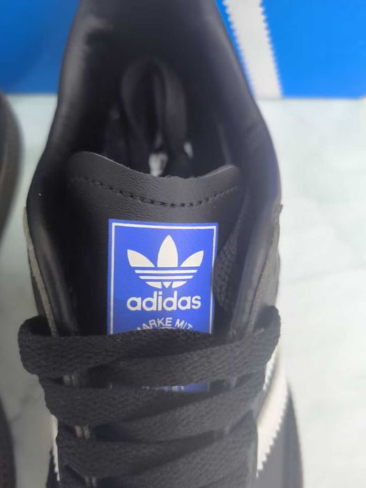 Czarne adidasy w rozmiarze 38