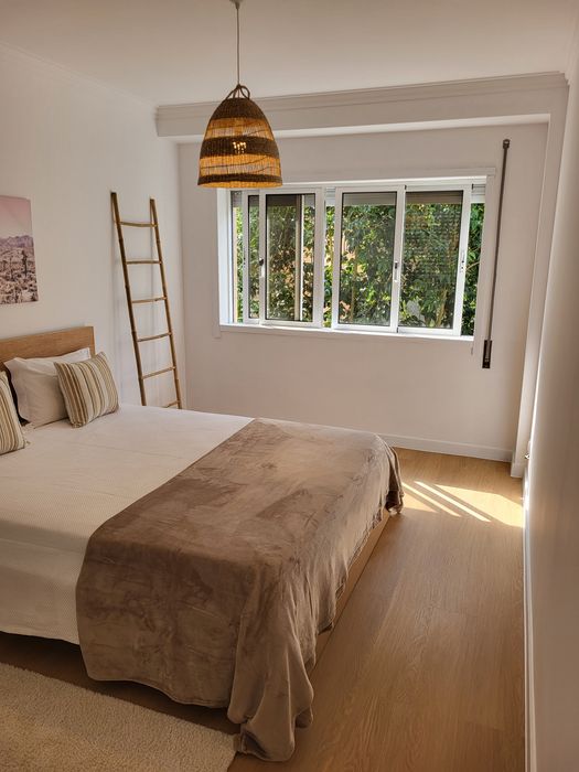 Apartamento t2 com piscina e garagem fechada em condomínio fechado em Esposende, totalmente remodelado.  Não pretendo ser contactado por imobiliárias