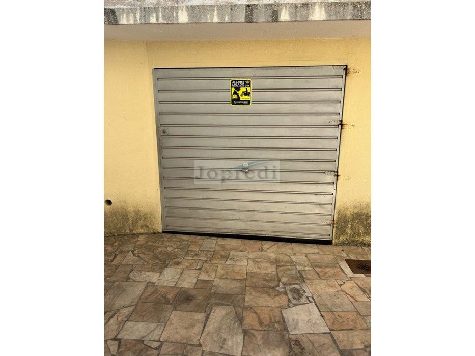 Apartamento T3 resultado da união de 2 apartamento