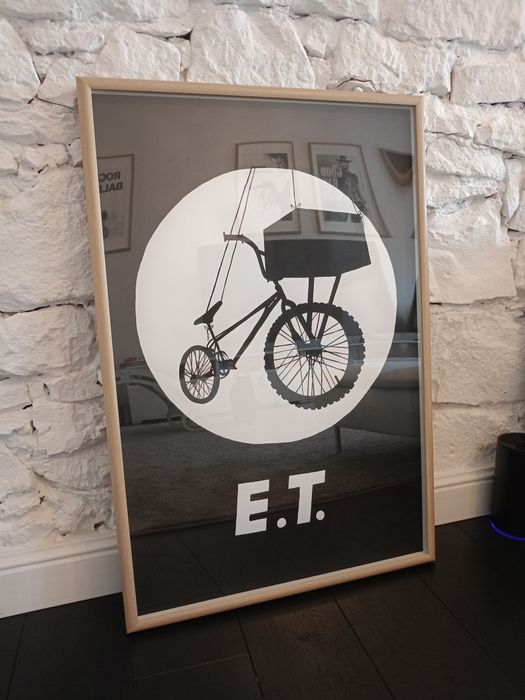Plakat filmowy E.T. ręcznie malowany rama Ikea 63x93cm Mossebo dąb