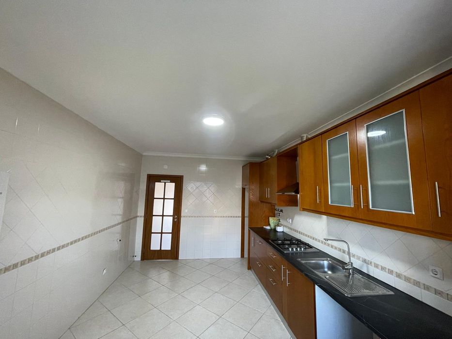 T3 com 2 Varandas, Garagem , perto da  estação Comboio