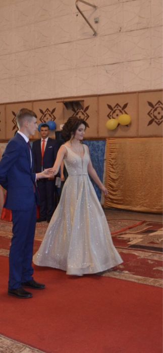 Вечірня/випускна сукня