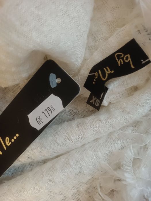 Sweterek damski by me piórka