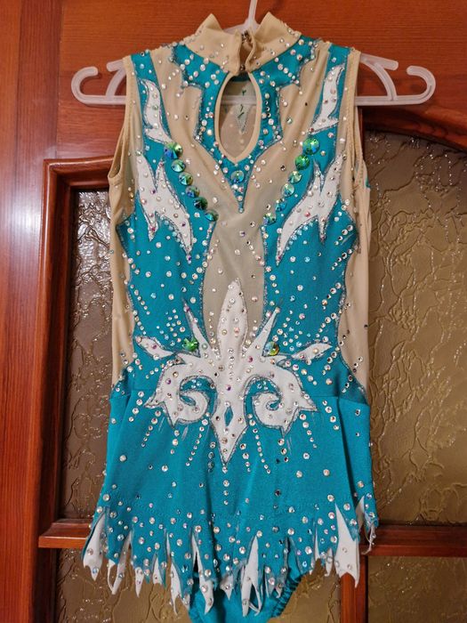 Купальник для художественной гимнастики.