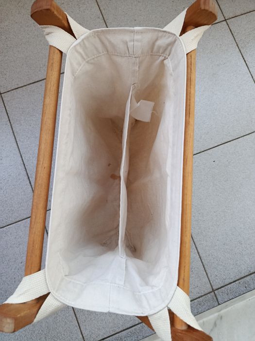 Guarda livros usado.