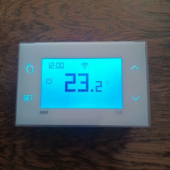 VEMER VE78860 TUO WIFI nteligentny termostat ścienny.