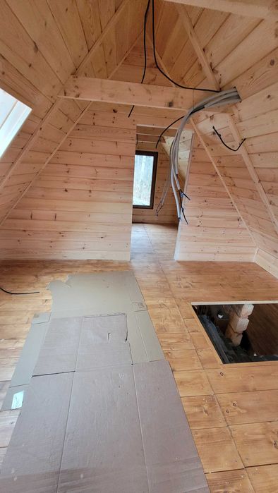 Dachy, usługi ciesielskie