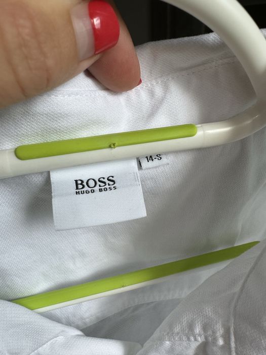 Рубашка белая в школу hugo boss оригинал.