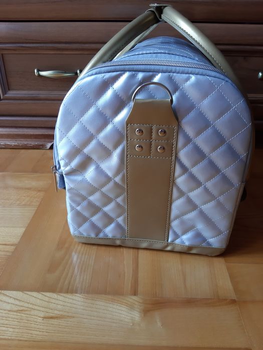 Nowy duży kuferek na kosmetyki