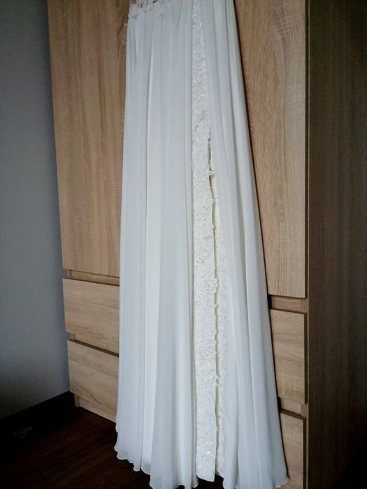 Suknia ślubna z rozcięciem r. XS