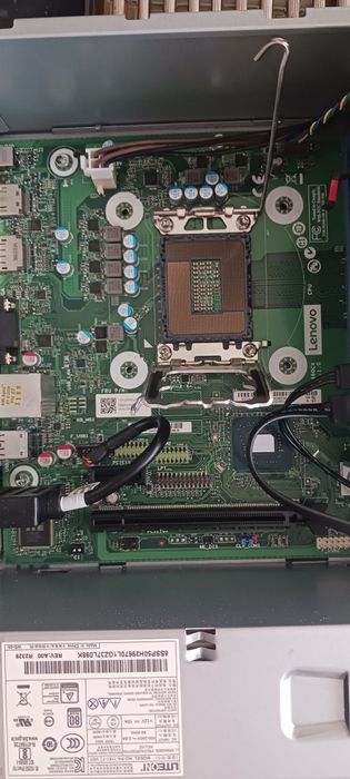 Lenovo ThinkCentre neo 50s gen3-Sem CPU/RAM/Disco