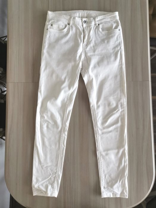 Zestaw ubrań spodnie, bluzki