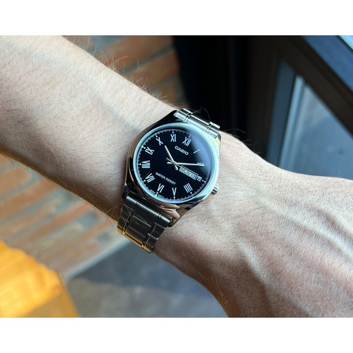 Продам годиник Casio MTP-V006D-1B.