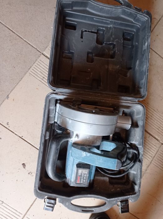 Bruzdownica boxer używa popsuta na części