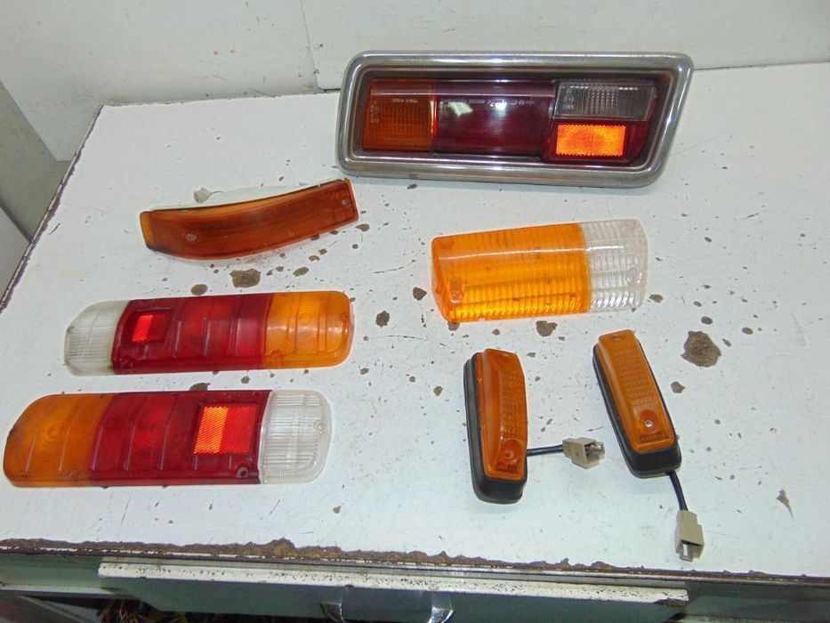 Toyota antigos farolins