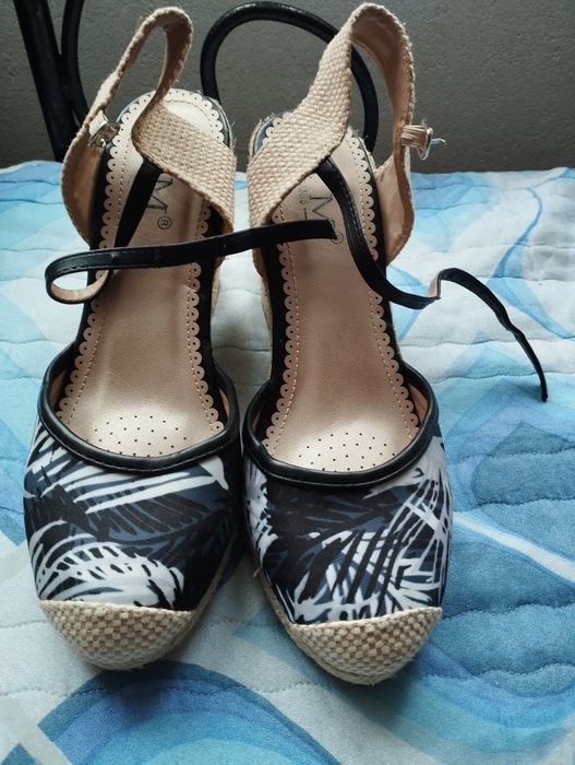 Sandały/ espadryle damskie na koturnie roz40