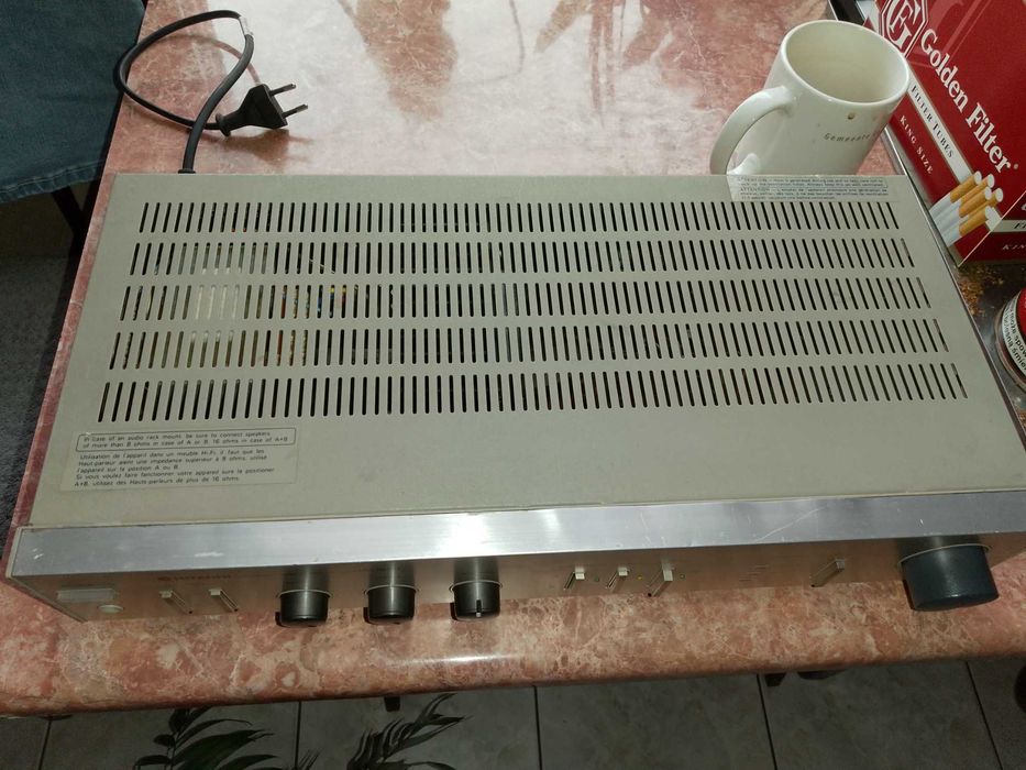 Wzmacniacz Hitachi HA-1800. Sprawny.