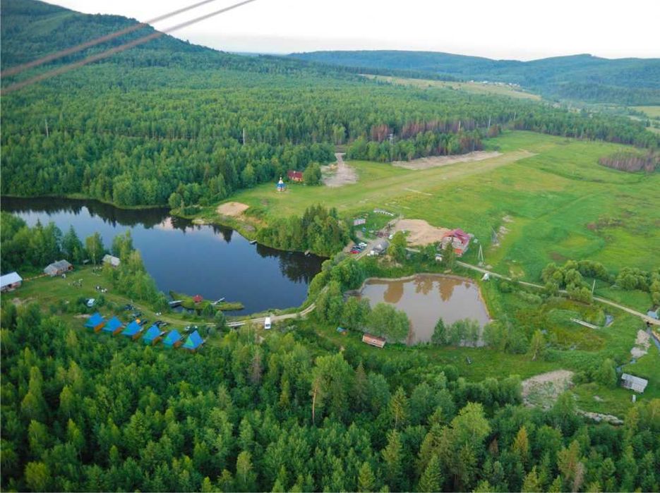 Продається земальна ділянка в горах.