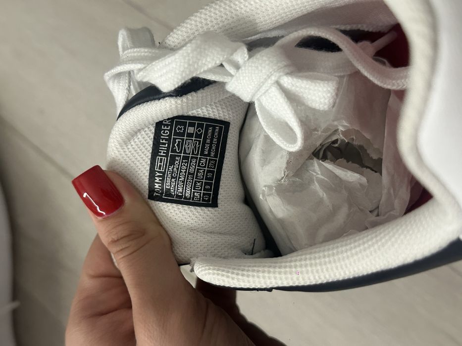 Шкіряні кросівкі Tommy Hilfiger 42 розмір (28см)