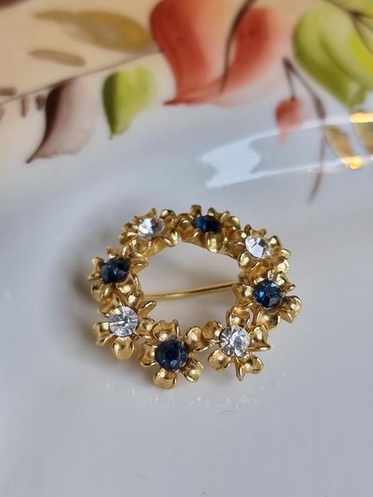 Вінтажна, дуже ніжна, красива брошка на шпильці у вигляді квітки