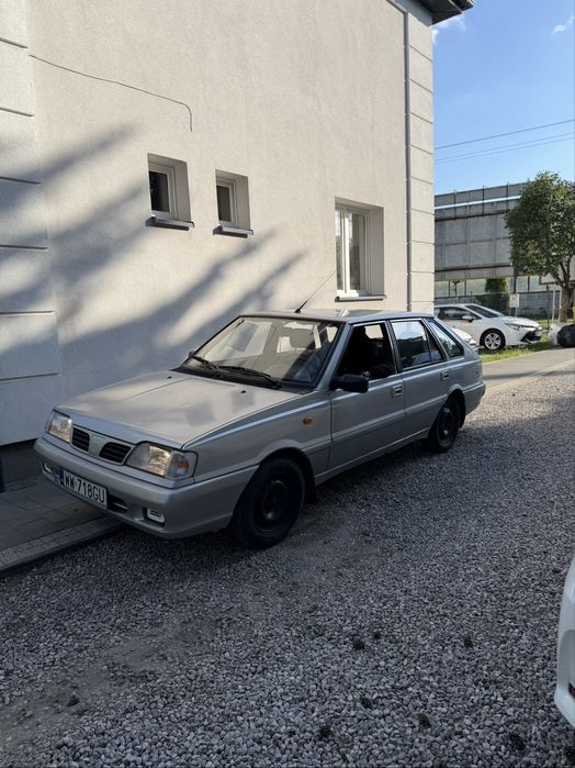 Polonez Caro Plus LPG 1.6GSI (hak, wspomaganie, centralny zamek)
