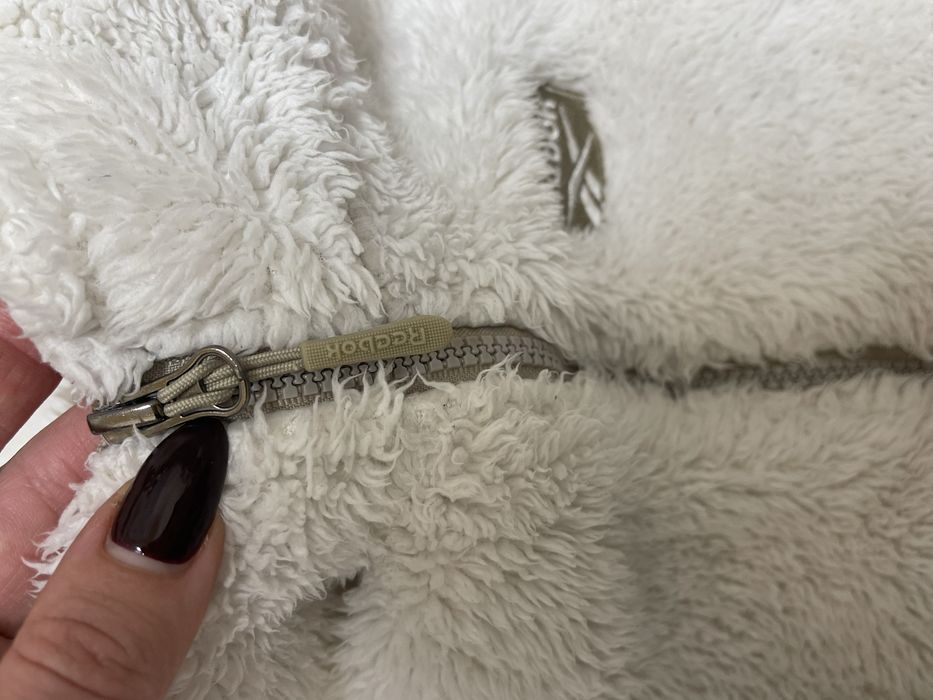 Тепла кофтина Reebok для дівчинки 92