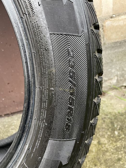 Зимові шини Nexen 235/55 R18, комплект 4 шт., гарний стан