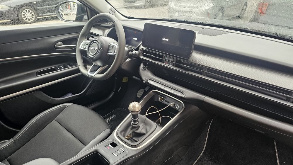 Jeep Avenger gasolina