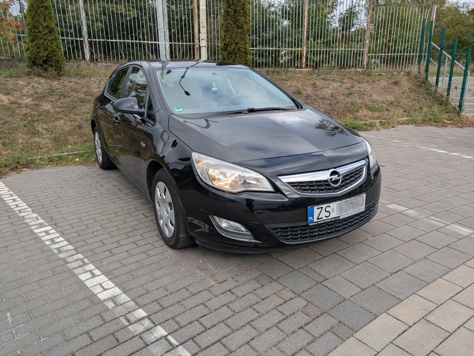 Bezwypadkowa, Garażowana i zadbana Astra