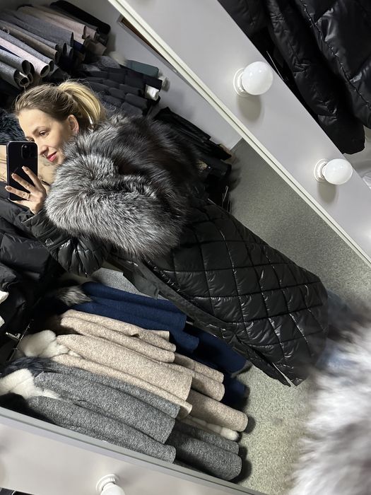 Новинка Зимова довга куртка тренч з капюшоном і хутром чорнобурки