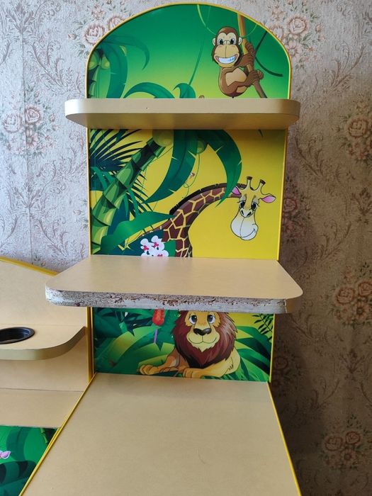 Дитячий зростаючий набір стіл + стілець + етажерка. Детский стол. Детская мебель.
