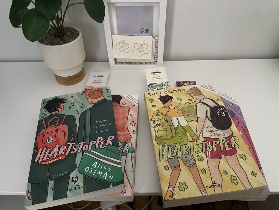 Heartstopper — Alice Oseman | Volumes 1, 2, 3 e 4