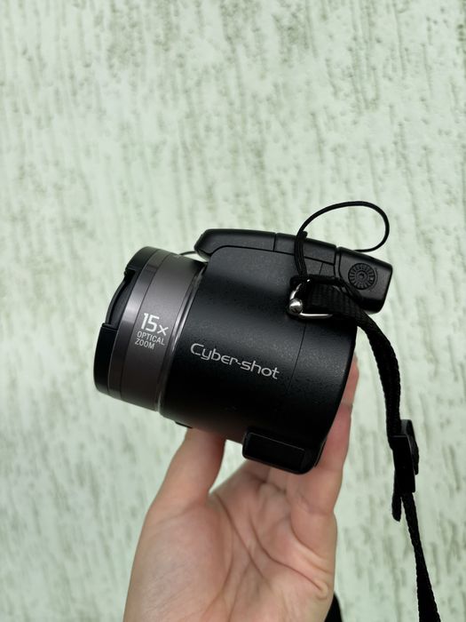 Цифровий фотоапарат Sony Cyber-shot DSC-H7