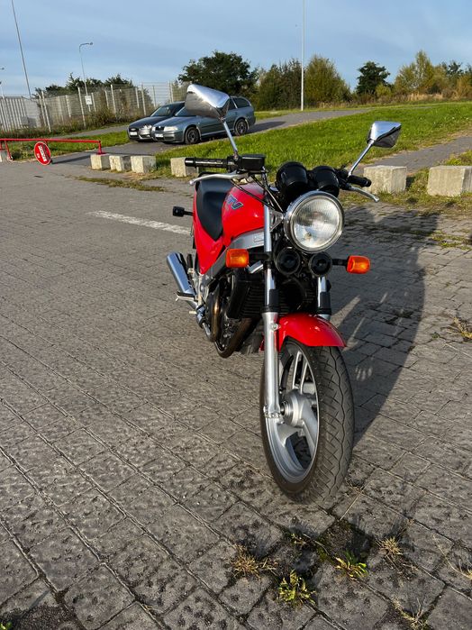 Honda NTV 650 (Revere)