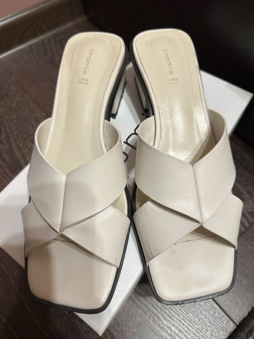 Продам босоніжки, шльопанці  cromіа