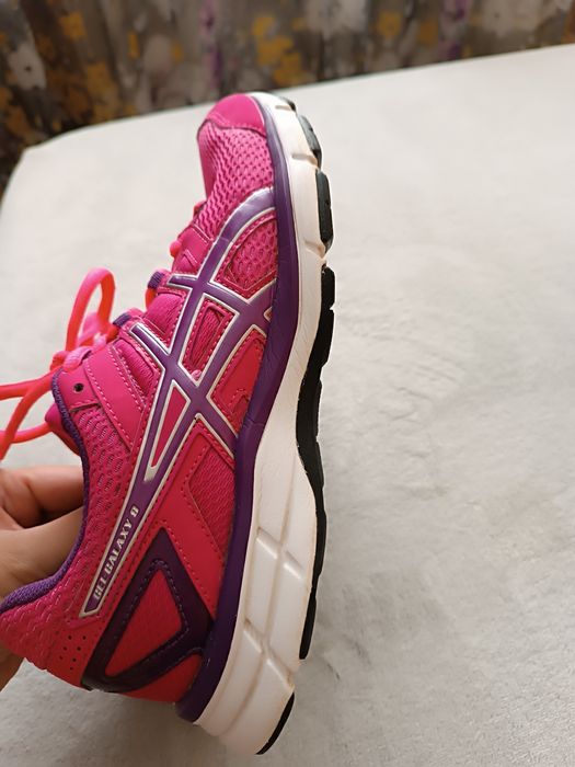 Жіночі кросівки asics б/у 39 розмір ( 24,5 см)
