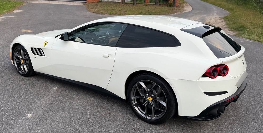 Ferrari GTC4Lusso V8 biturbo carbon lift bezwypadkowy idealny zamiana