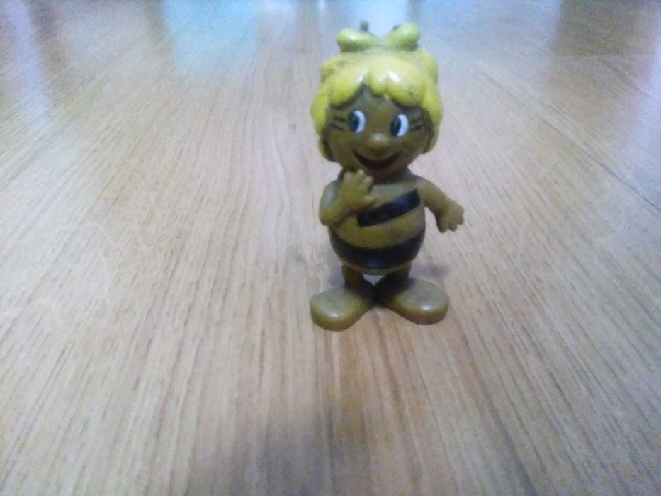 boneco abelha maya