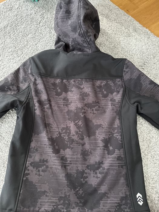 Softshell dzieciecy r. 7/8 lat
