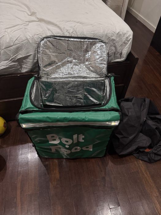 Mochila Bolt mais capa de chuva da melhor