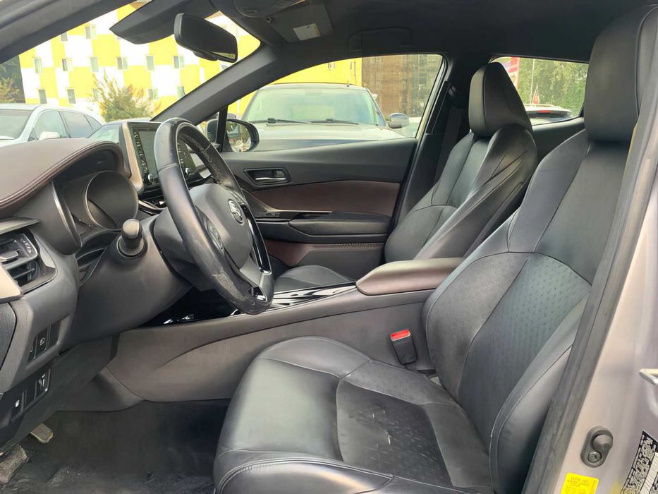 Toyota C-HR Limited      2019