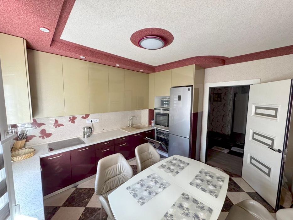 0%! Продам 3-кімн з ремонтом біля метро Позняки Григоренка 28а