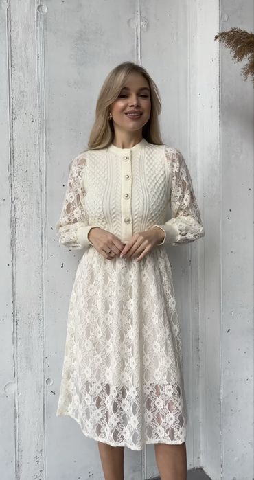 Мереживна сукня з трикотажем
