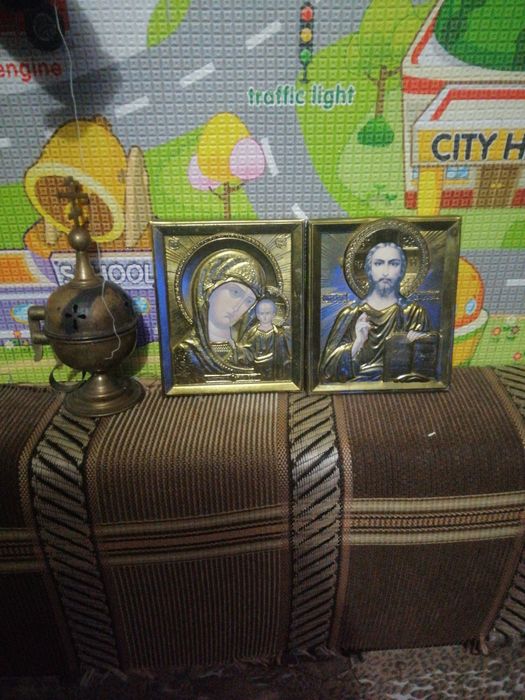 Здравствуйте продам не дорогие иконы пишите звоните