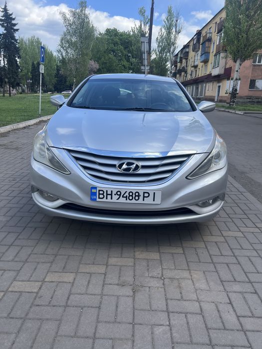 Аренда Nissan sentra 2018г,газ/ бензин , sonata 12г;в Одессе от1недели