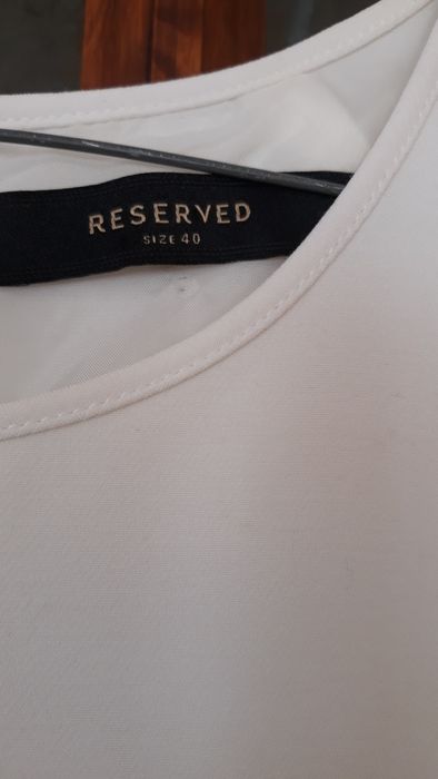 Sukienka czarno-kremowa Reserved
