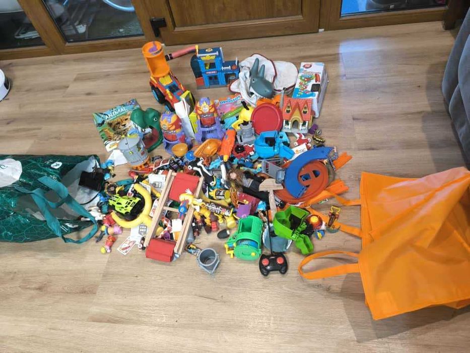 2 Sacos cheios de brinquedos Apenas 10eurs