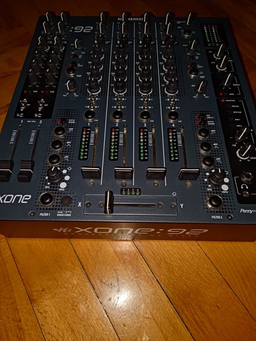 Mikser djski Allen&Heath Xone 92