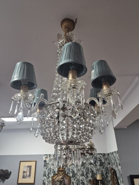 Lustre de Cristal Antigo com Abajures Novos.